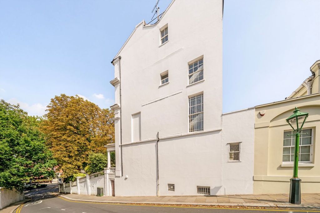 Property photo 1 of 10