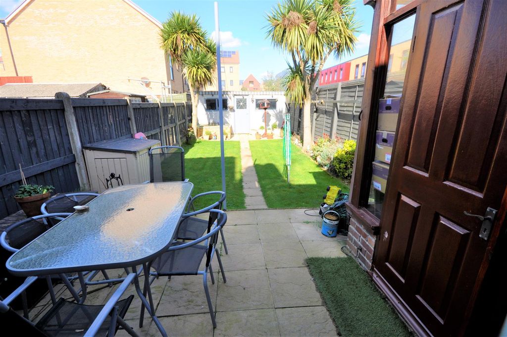 Property photo 2 of 11