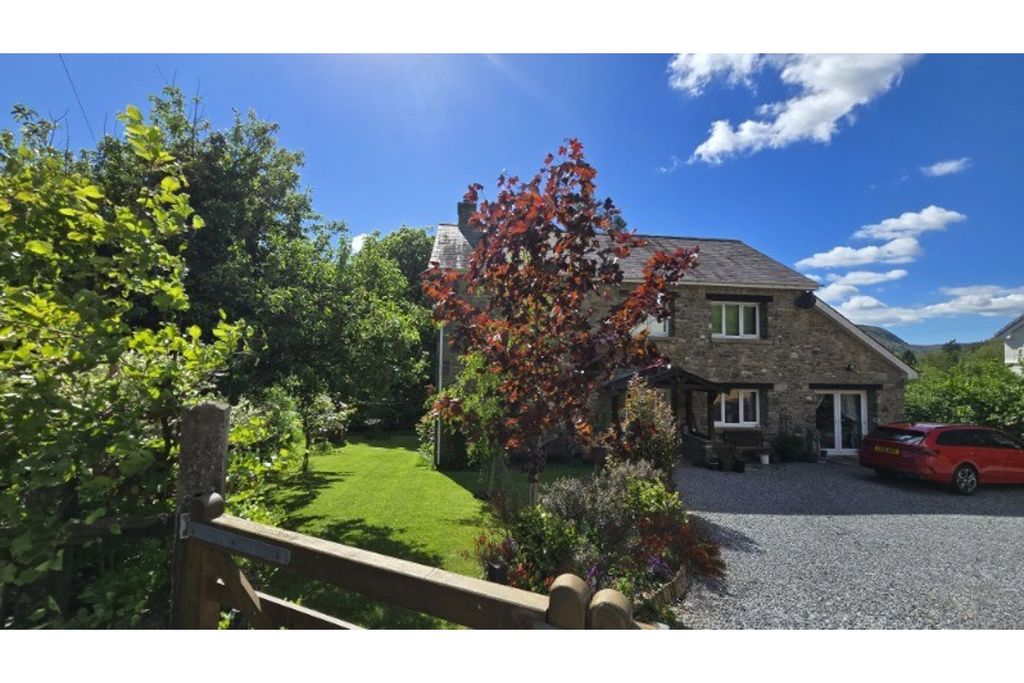 Property photo 2 of 15
