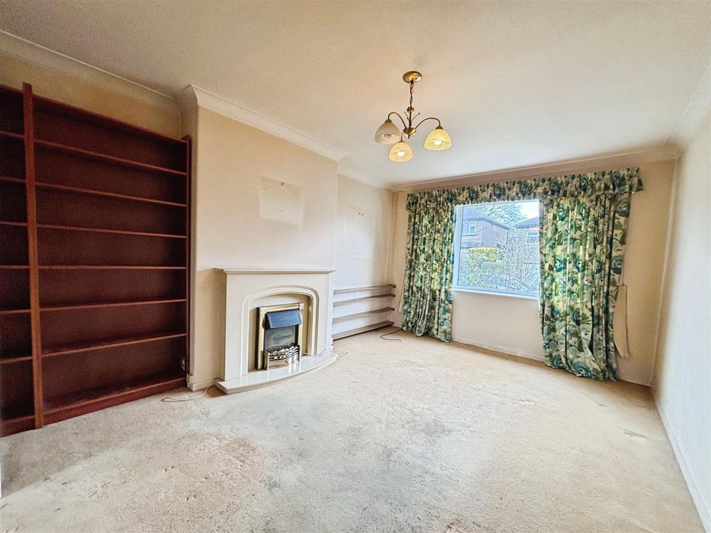 Property photo 2 of 19 Lounge