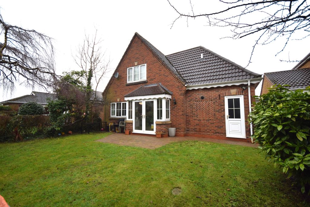 Property photo 2 of 28