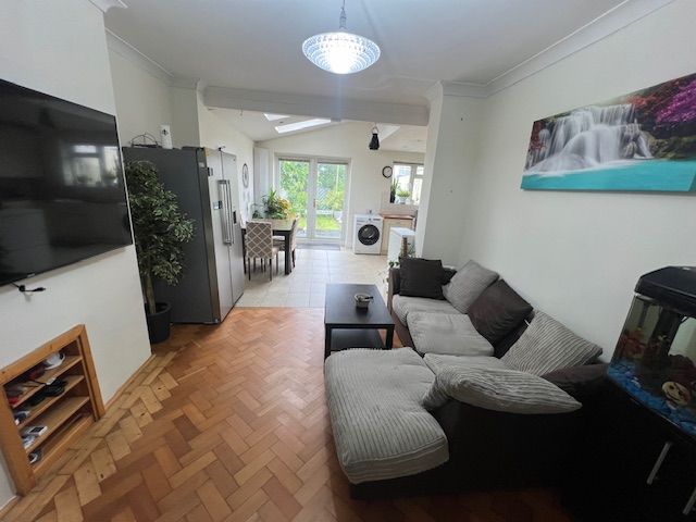 Property photo 1 of 19 Living Room