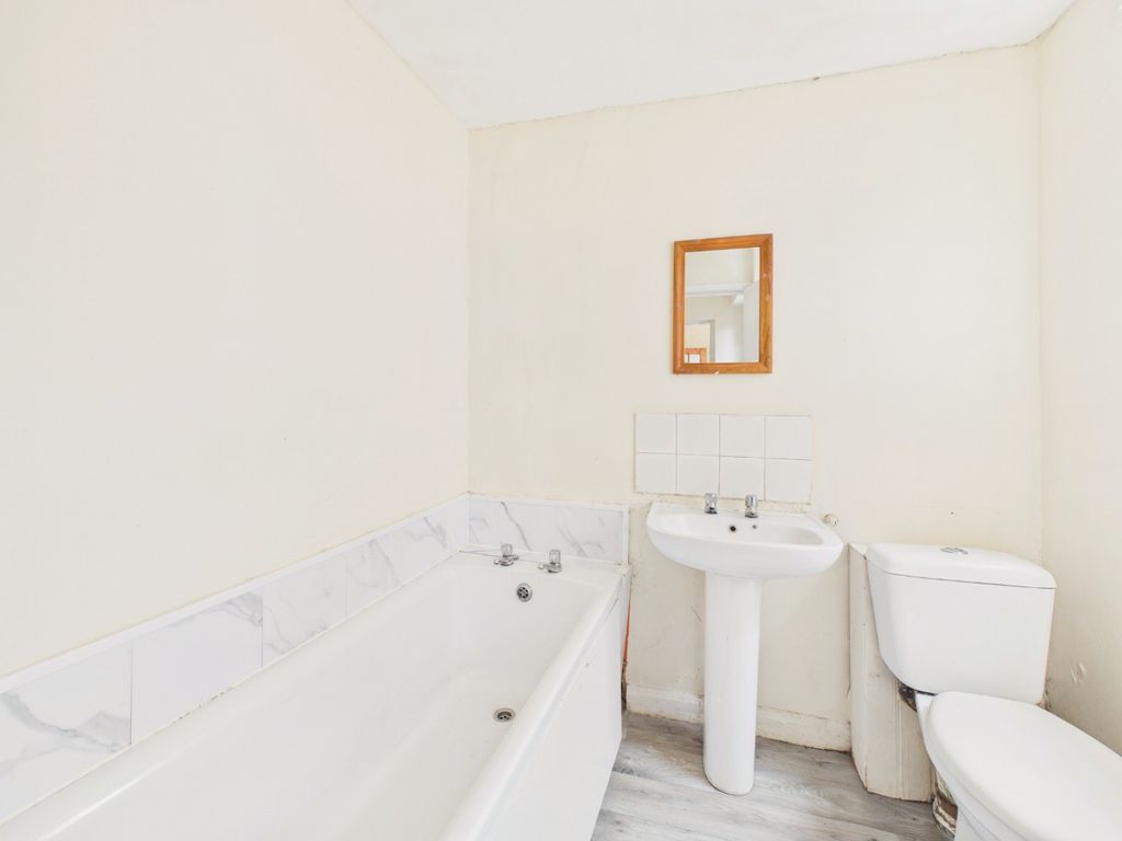 Property photo 3 of 14 5438973