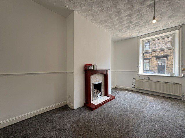 Property photo 2 of 7 Picture No. 12