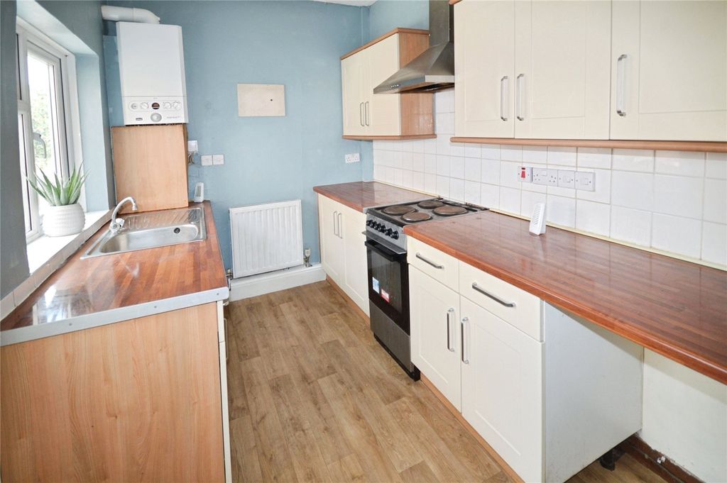 Property photo 2 of 14 Kitchen