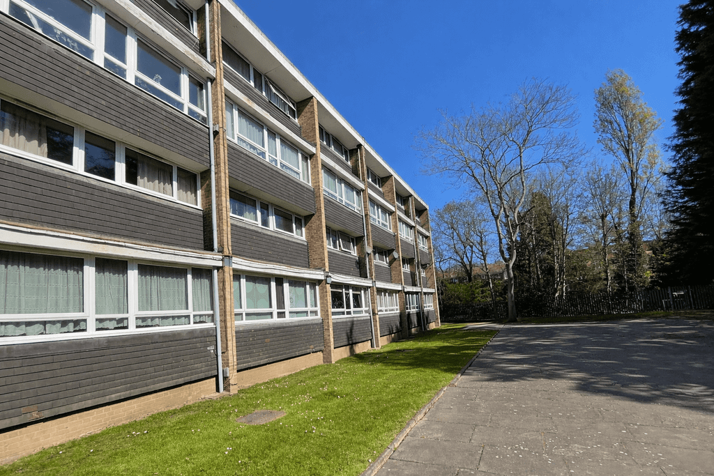 Property photo 1 of 7 2 Bed Flat Split Level Flat