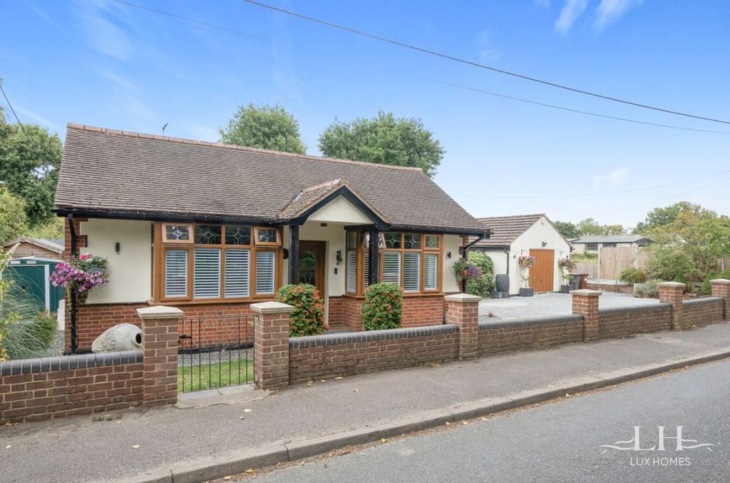 Property photo 1 of 32