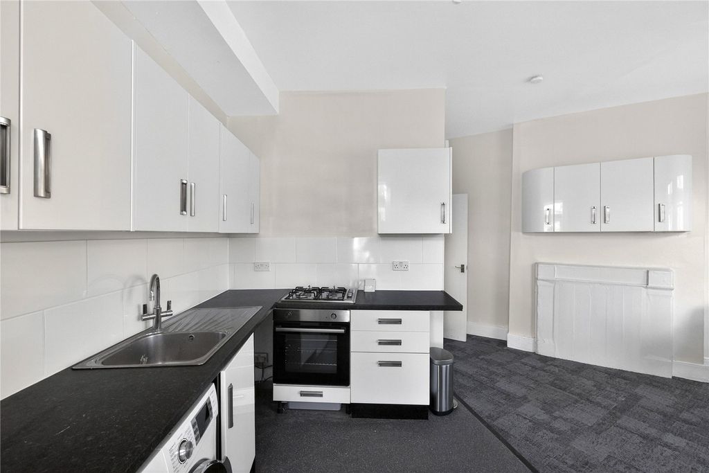 Property photo 2 of 16 Kitchen