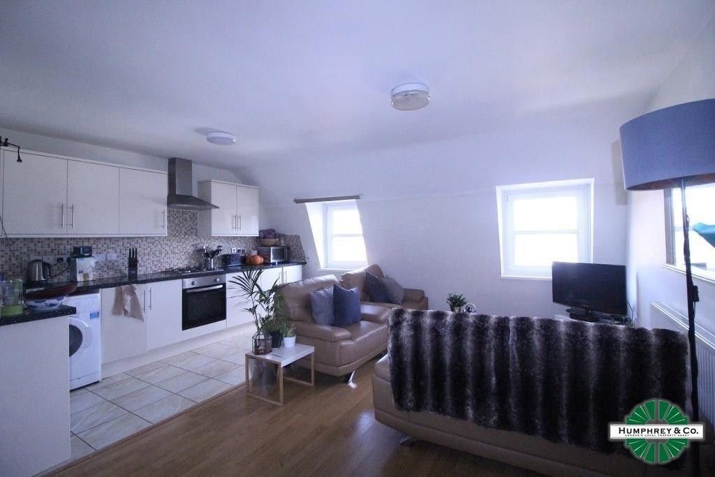 Property photo 3 of 10 Pbox-Img.Jpg