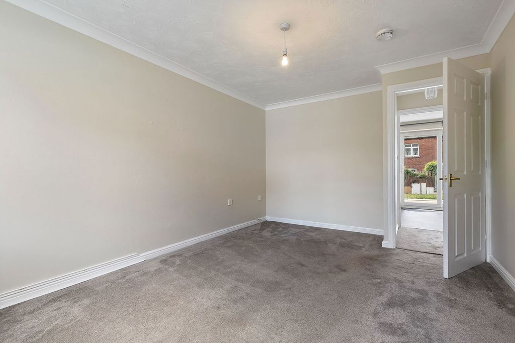 Property photo 2 of 26