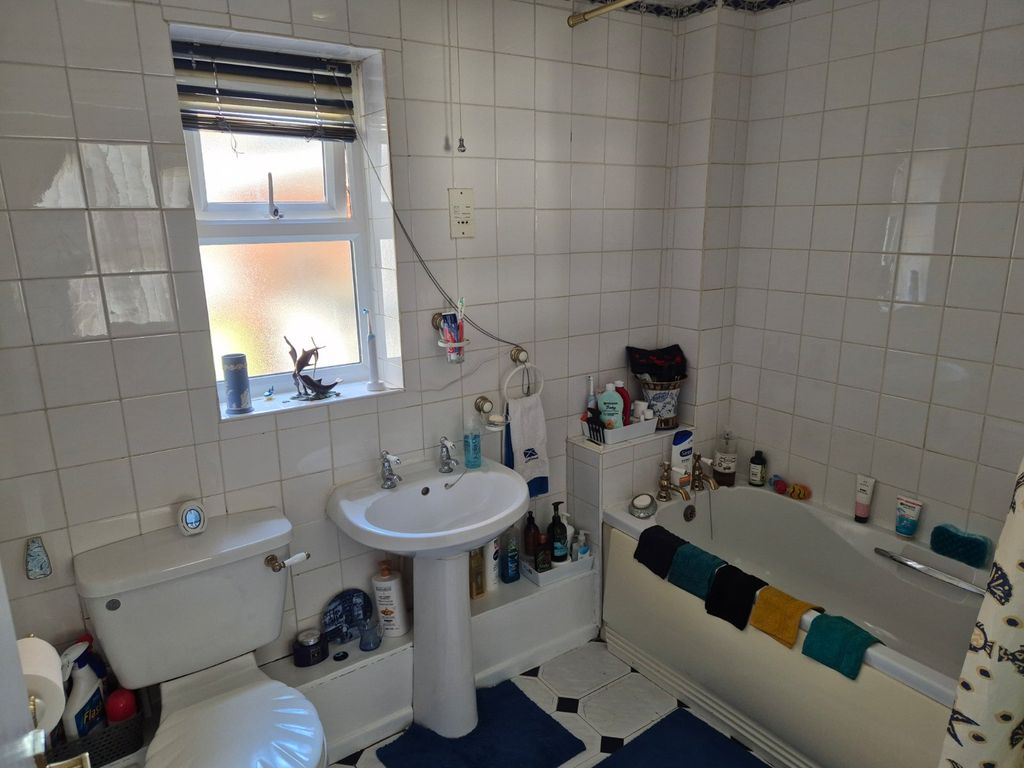Additional image 8 of 2 bed flat for saleMariner Avenue, Birmingham, West Midlands B16