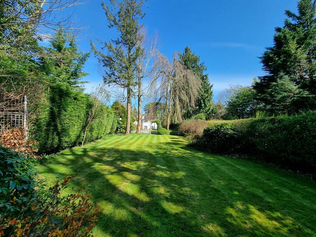 Property photo 2 of 21