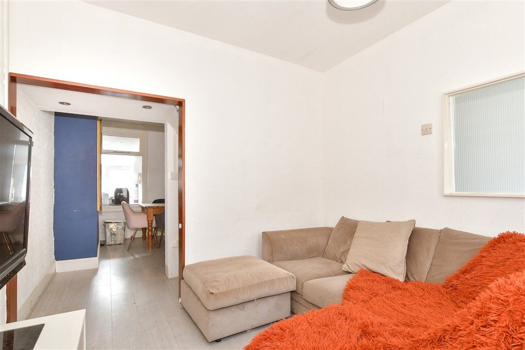 Property photo 2 of 9 Lounge