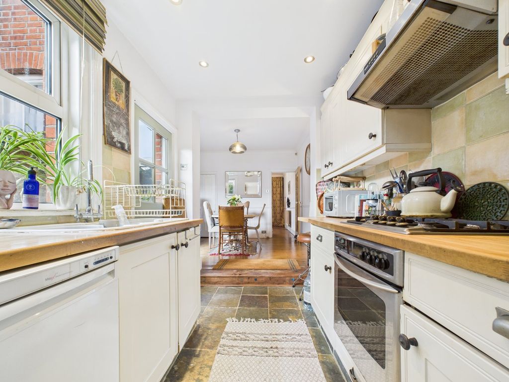 Property photo 2 of 17