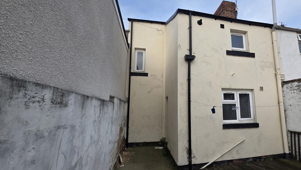 Property photo 2 of 9 40736.Jpg