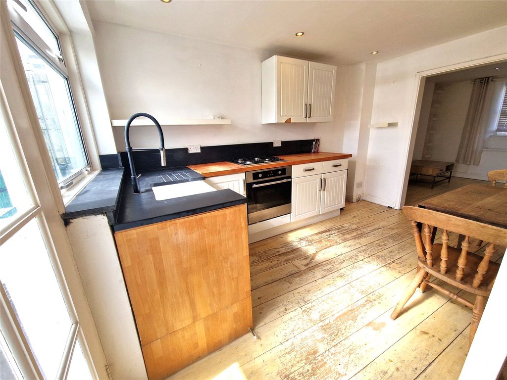 Property photo 3 of 12 Picture No. 20