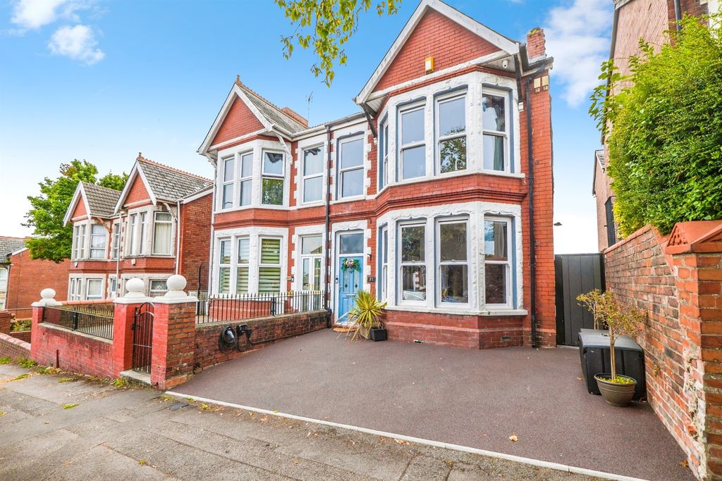 Property photo 1 of 17