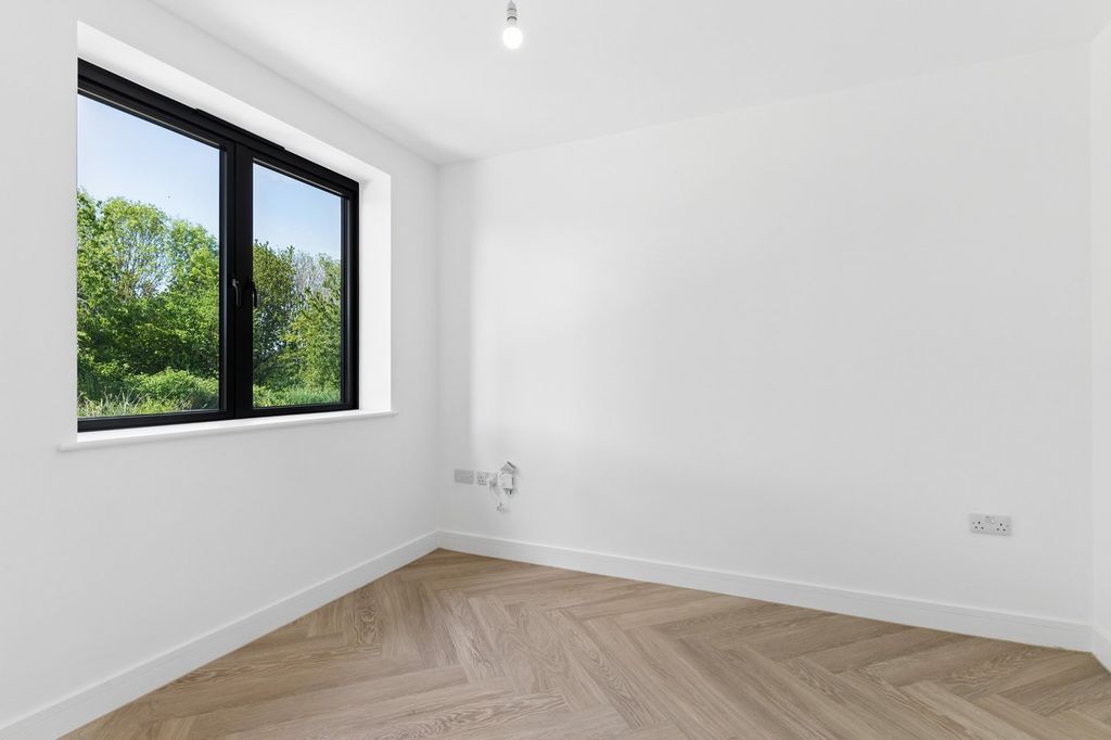 Additional image 10 of 4 bed detached house for saleKingsoak, Hitchin SG4
