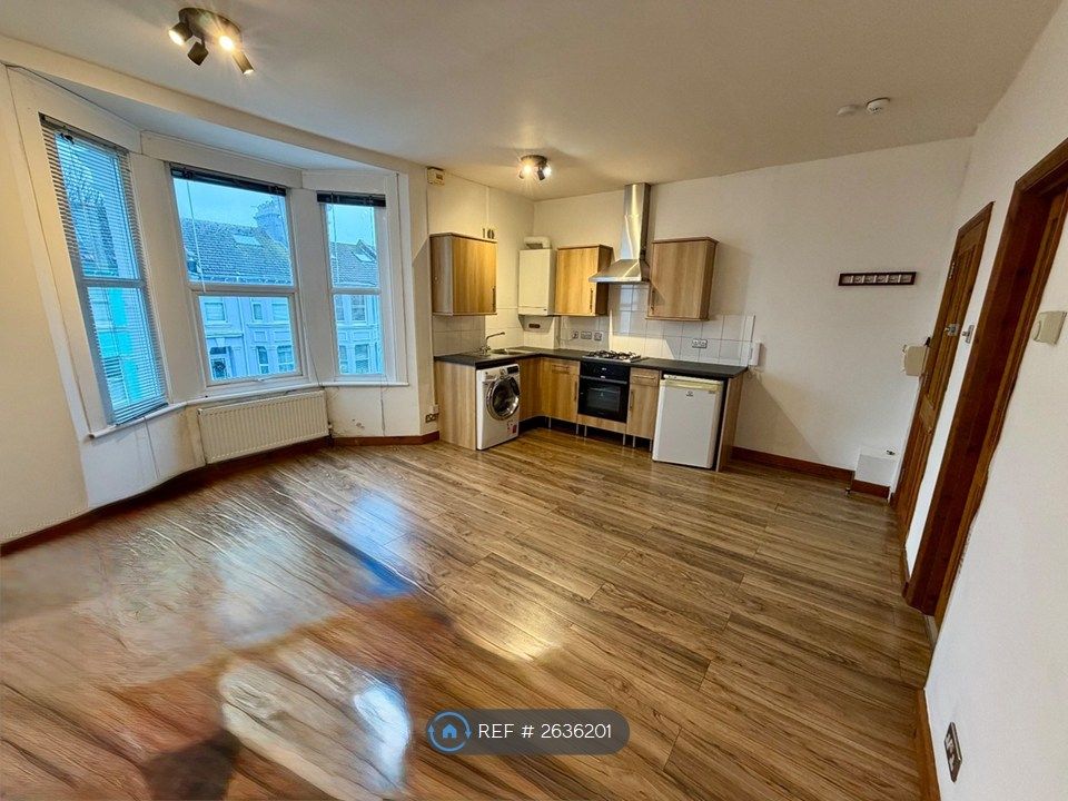 Property photo 2 of 6