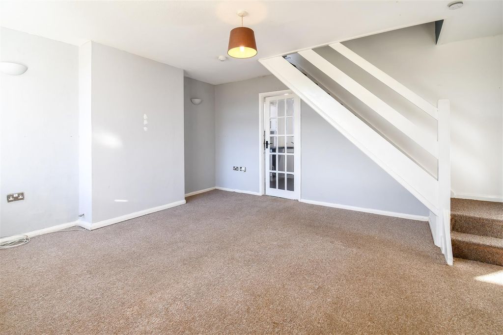 Property photo 2 of 16 Living Room