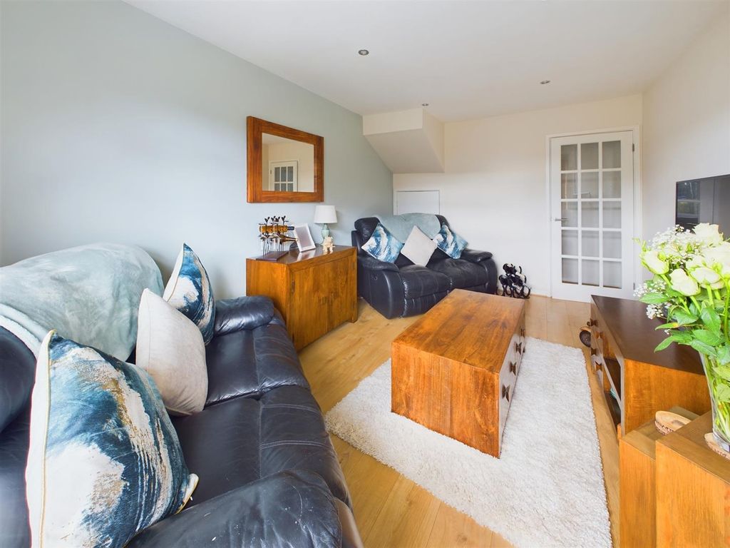 Property photo 2 of 43