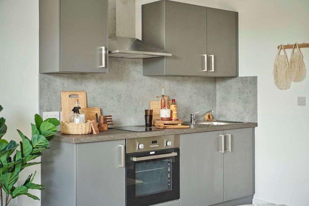 Property photo 3 of 6 Kitchen