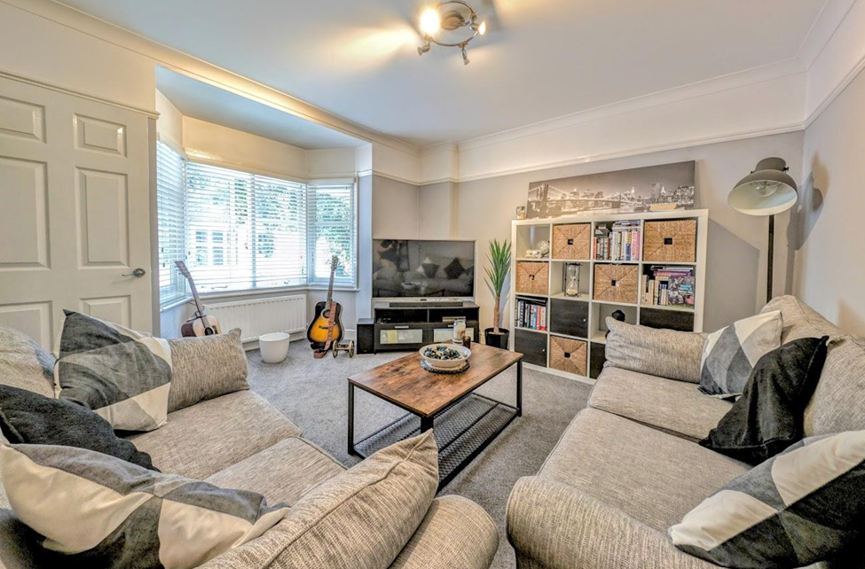 Property photo 2 of 7 Lounge