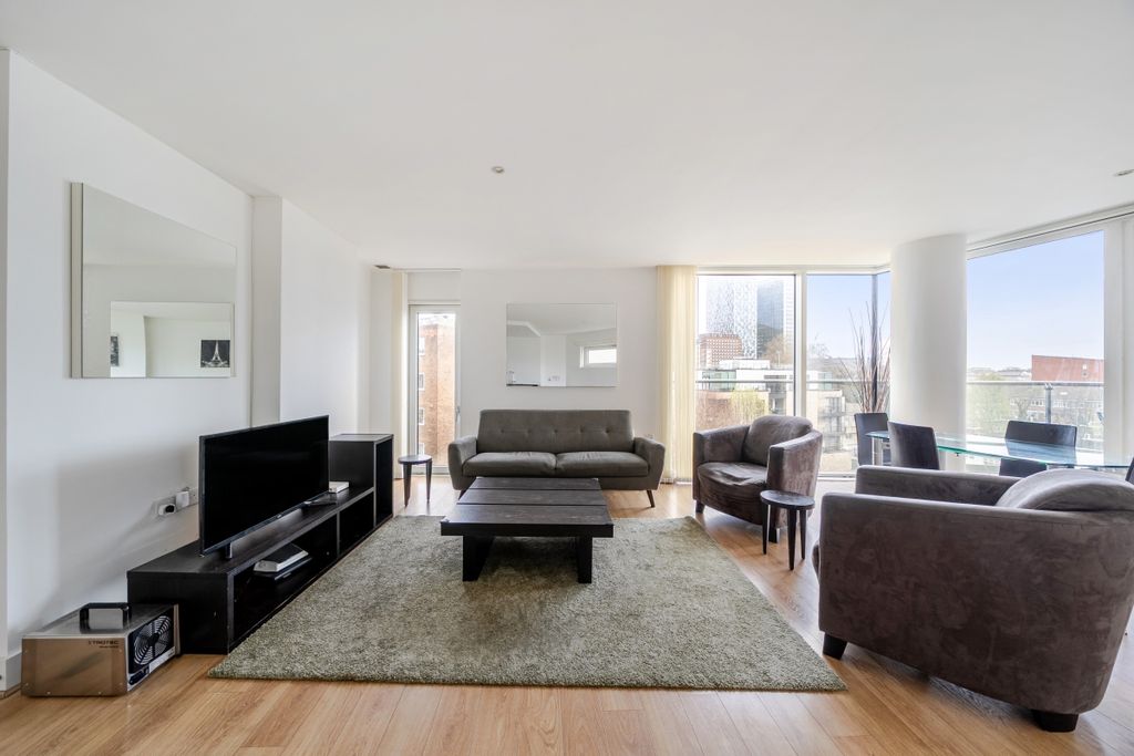 Property photo 1 of 21