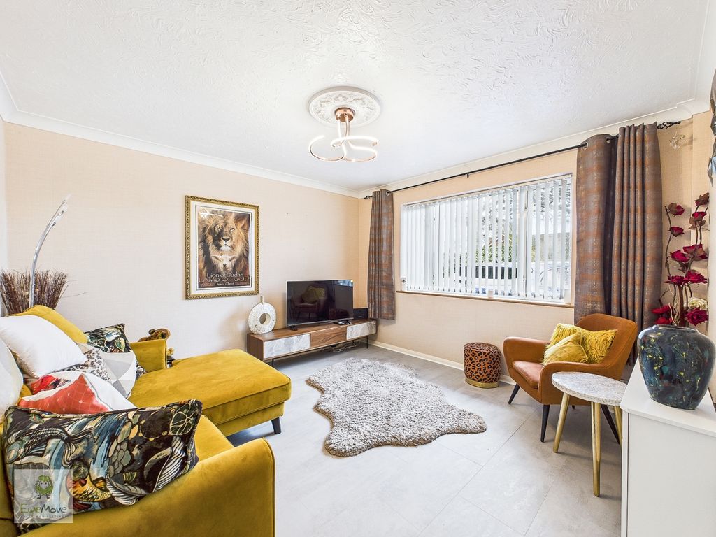 Property photo 2 of 21 Lounge