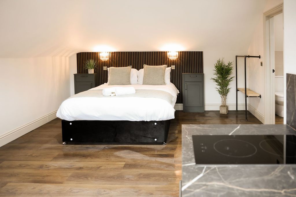 Property photo 1 of 12 Bright, Modern Double Bedroom With Stylish Dã©Cor...