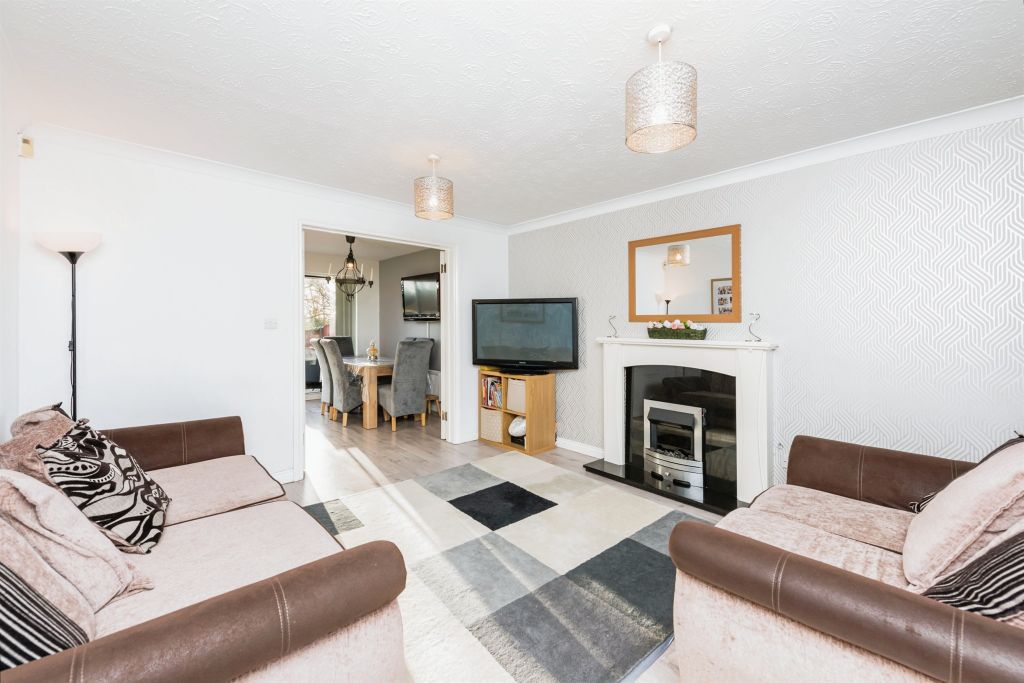 Property photo 2 of 33