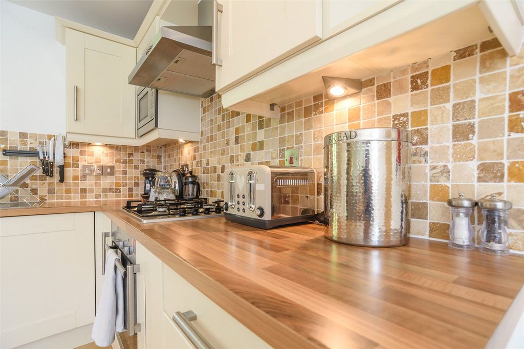 Property photo 3 of 32 Picture No. 28