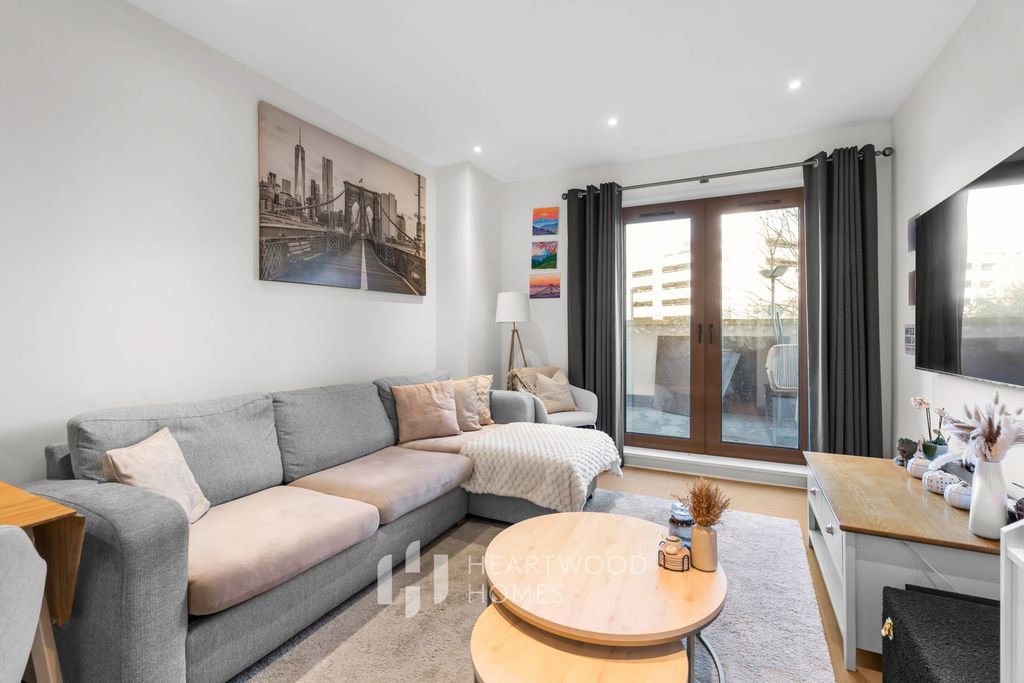 Property photo 1 of 17