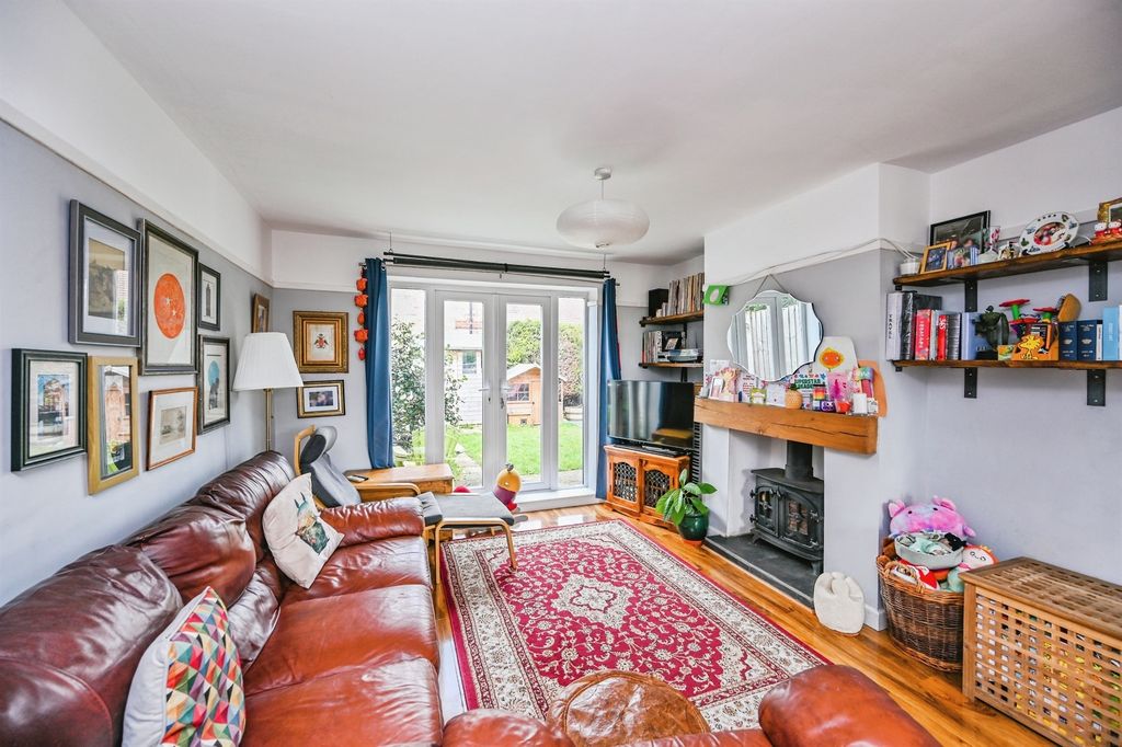 Property photo 3 of 17