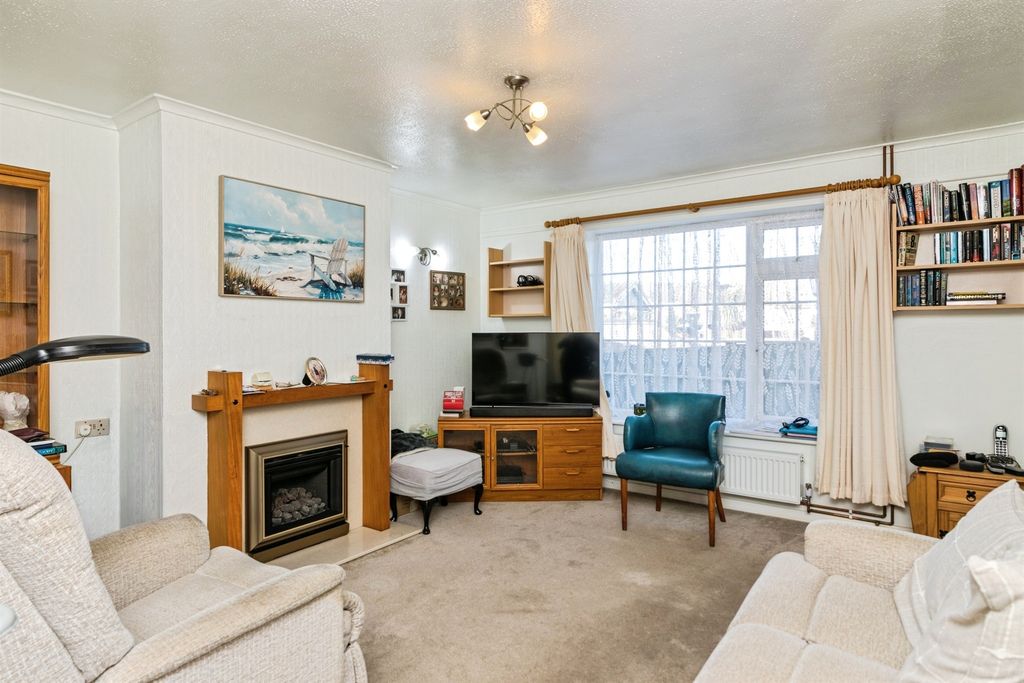 Property photo 3 of 20