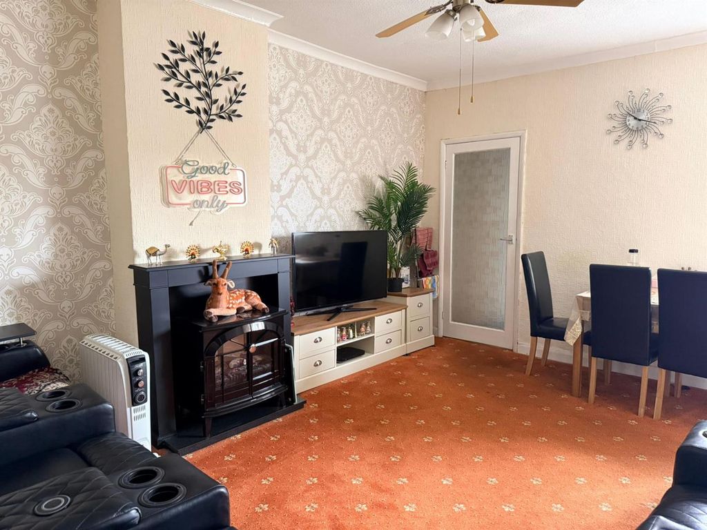 Property photo 3 of 32 4A8A4151-2F60-49A0-99A3-Dff9Fa4Fa5Fc.Jpg