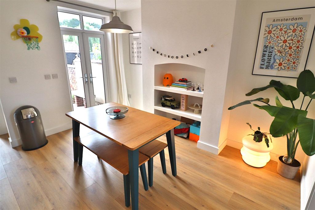 Property photo 3 of 21 Dining Room