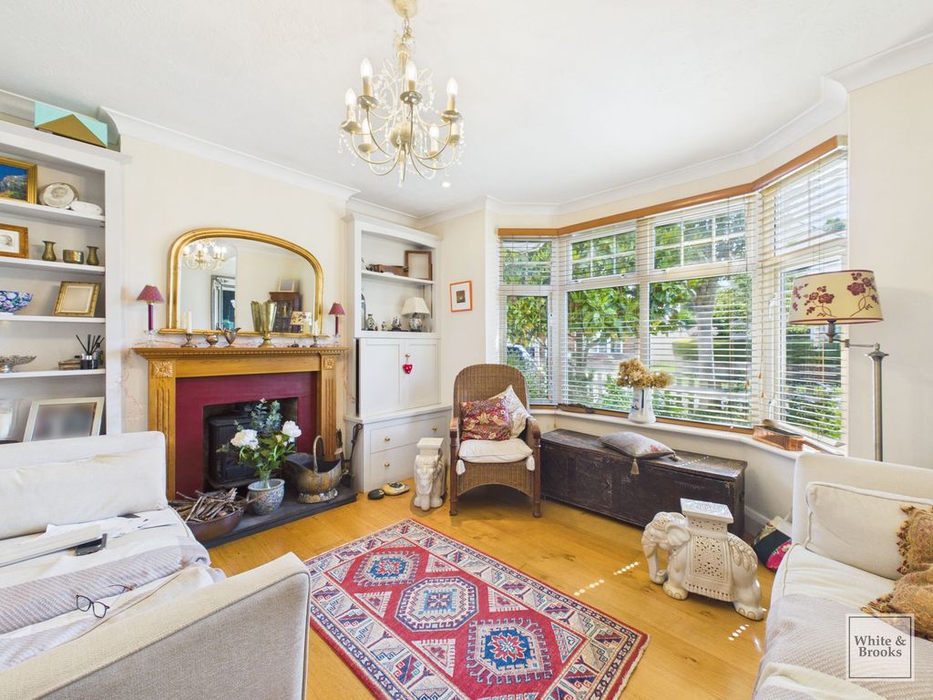 Property photo 2 of 25