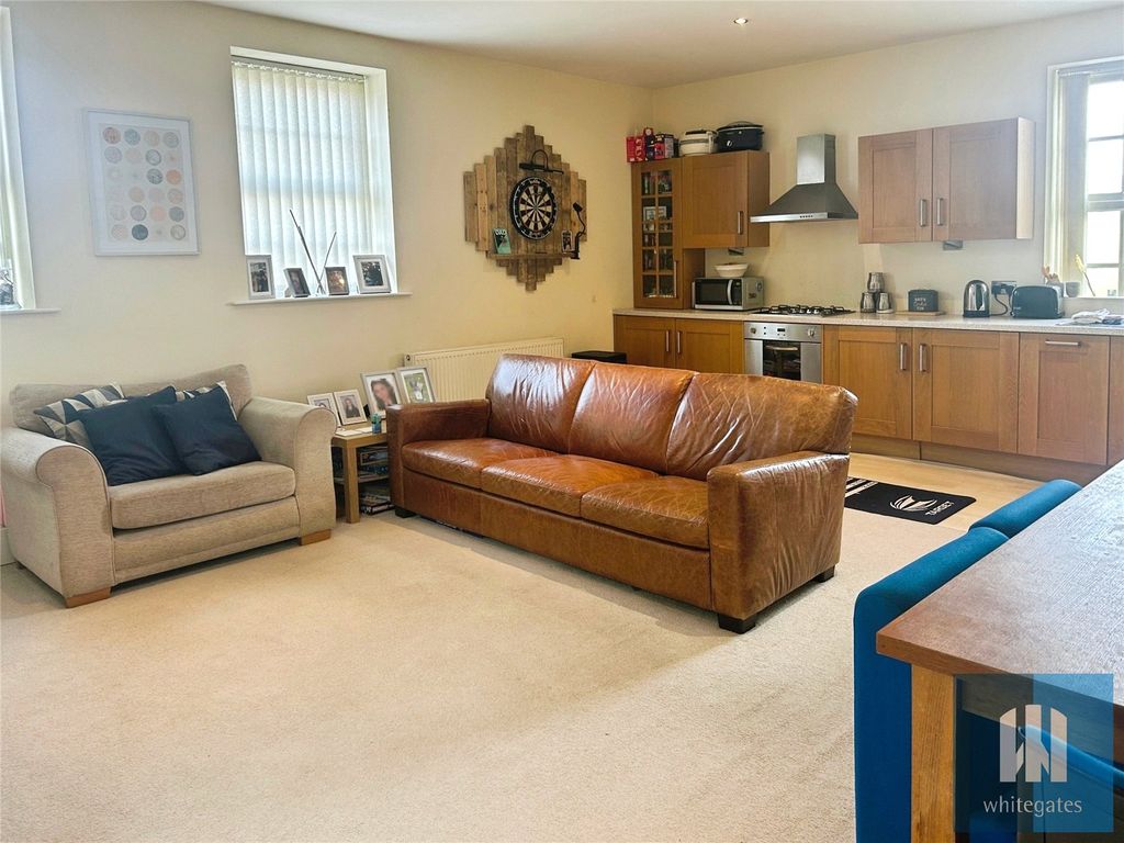 Property photo 2 of 12 Picture No. 15