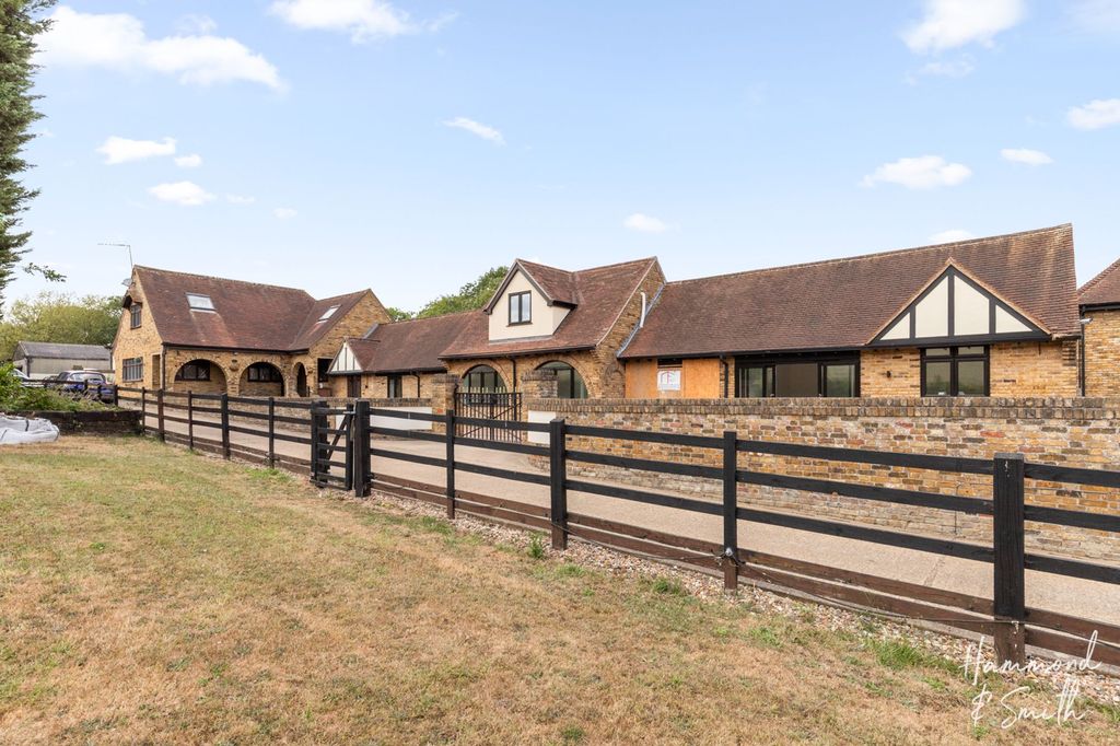 Property photo 2 of 38