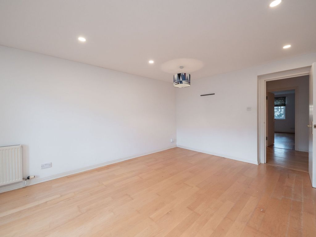 Property photo 3 of 16 Picture No. 30
