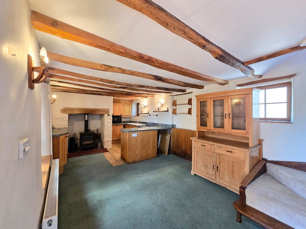 Property photo 2 of 18 5286663