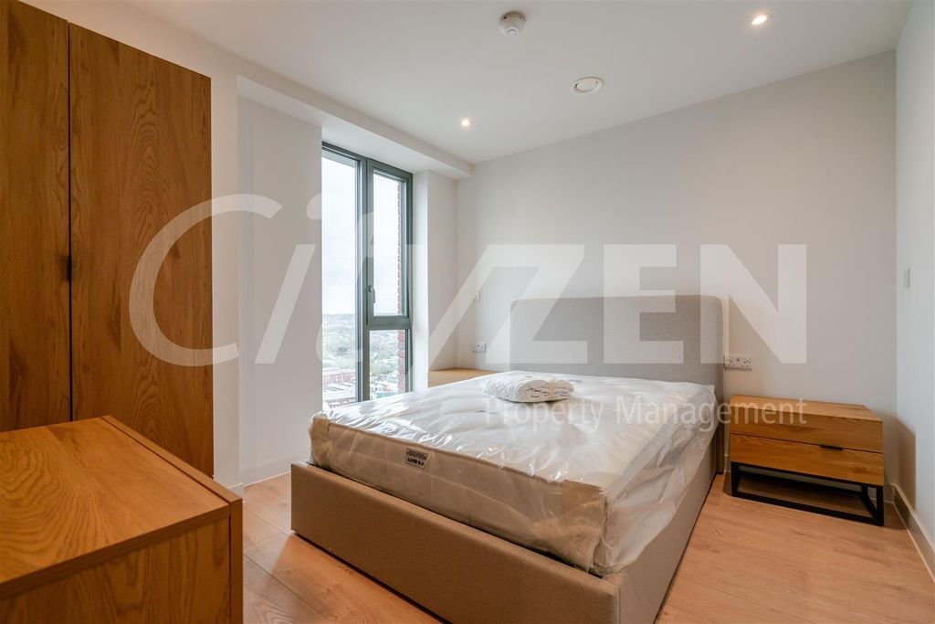 Property photo 2 of 30 Bedroom