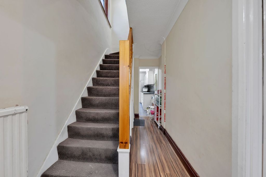 Property photo 3 of 10 Gallery