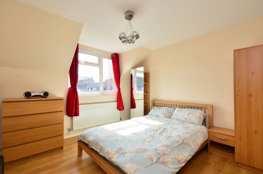 Property photo 1 of 4