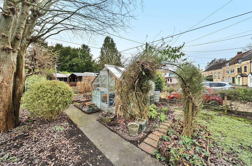 Property photo 2 of 19 Picture No. 30