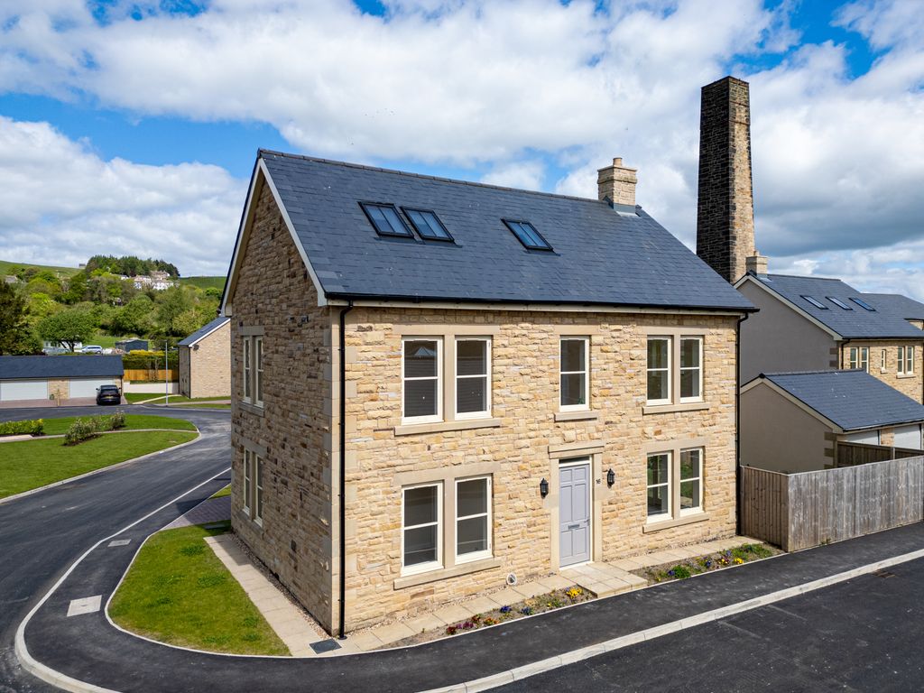 Property photo 1 of 18