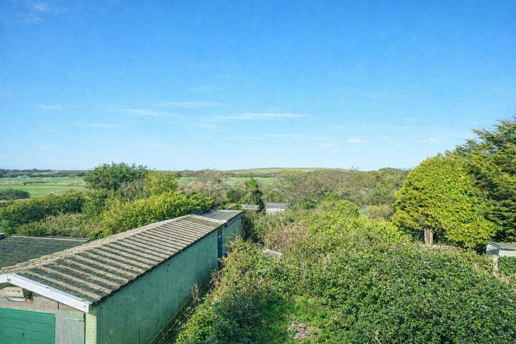 Property photo 2 of 19 9d7118A8-c823-4B41-Bc45-E8d497d59278.Png