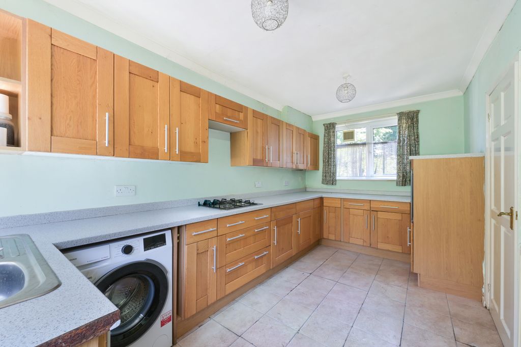 Property photo 2 of 13 Picture No. 11