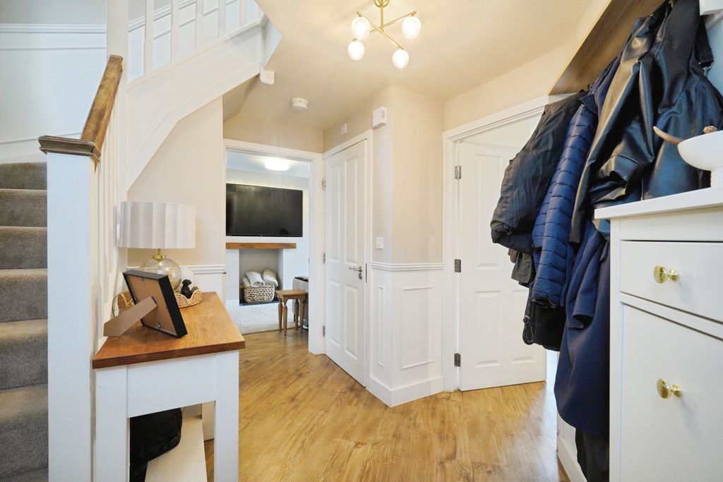 Property photo 3 of 35 Pbox-Img.Jpg